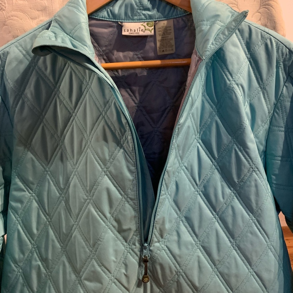 Sahalie diamond quilted pullover jacket.  26” from collar to bottom, sleeves 23”